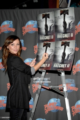 Danielle_Harris_Visits_Planet_Hollywood_285429.jpg